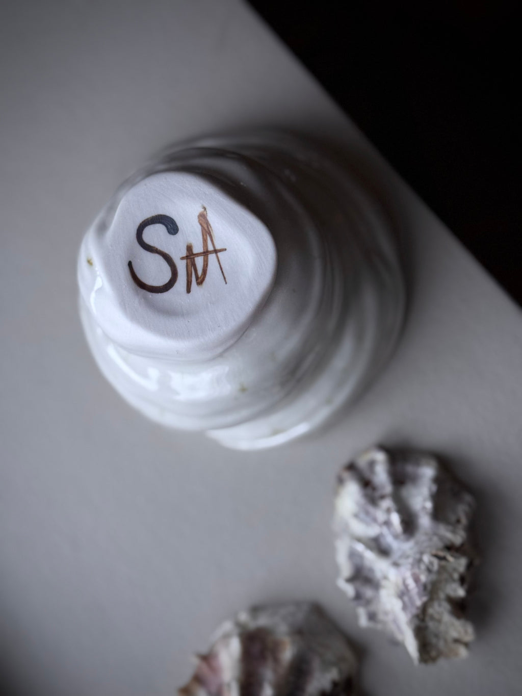 Schneckentasse ohne Henkel – glänzende Glasur. Latte-Tasse