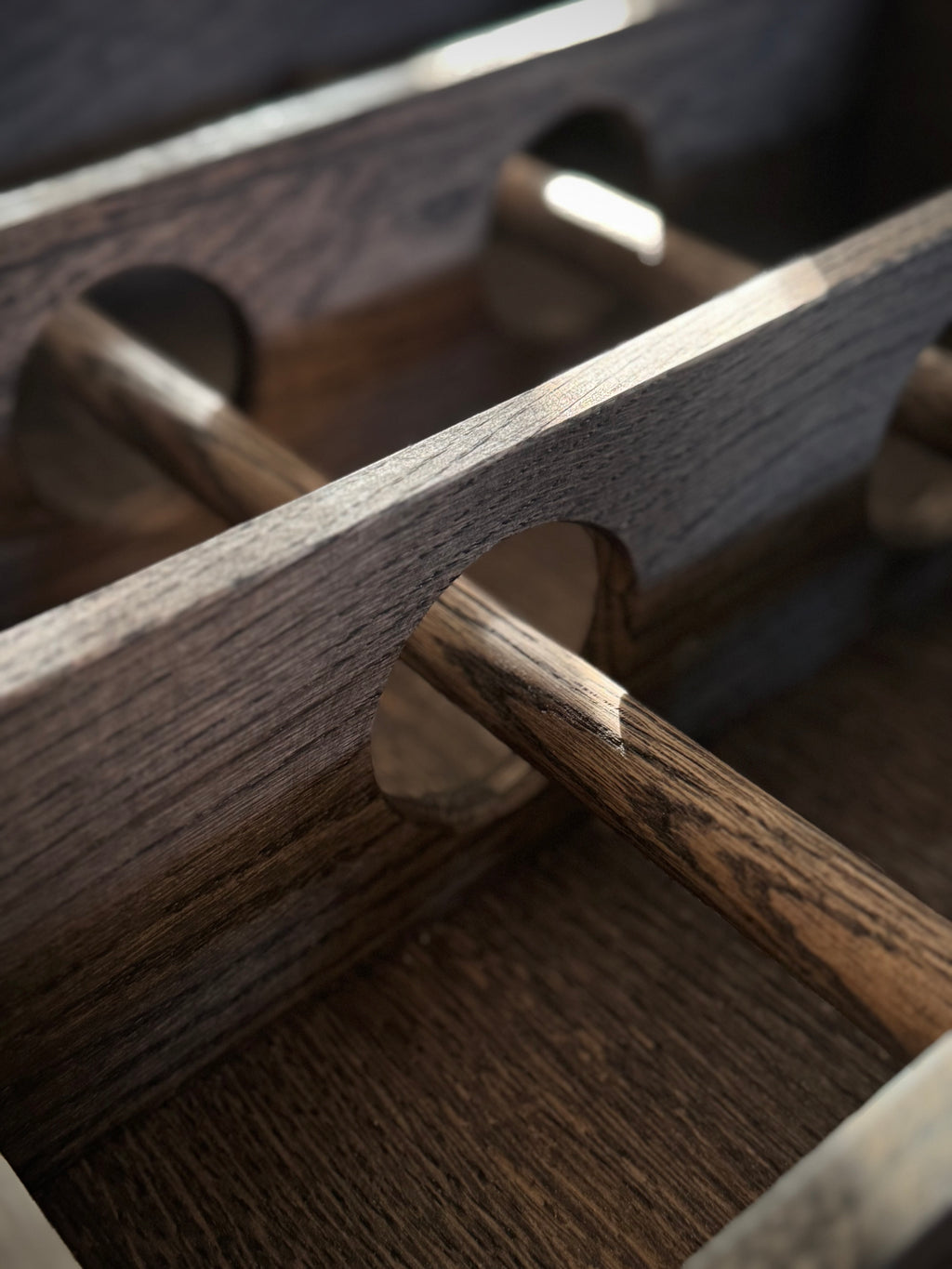 Kopreol - mørk eg med 20 rum