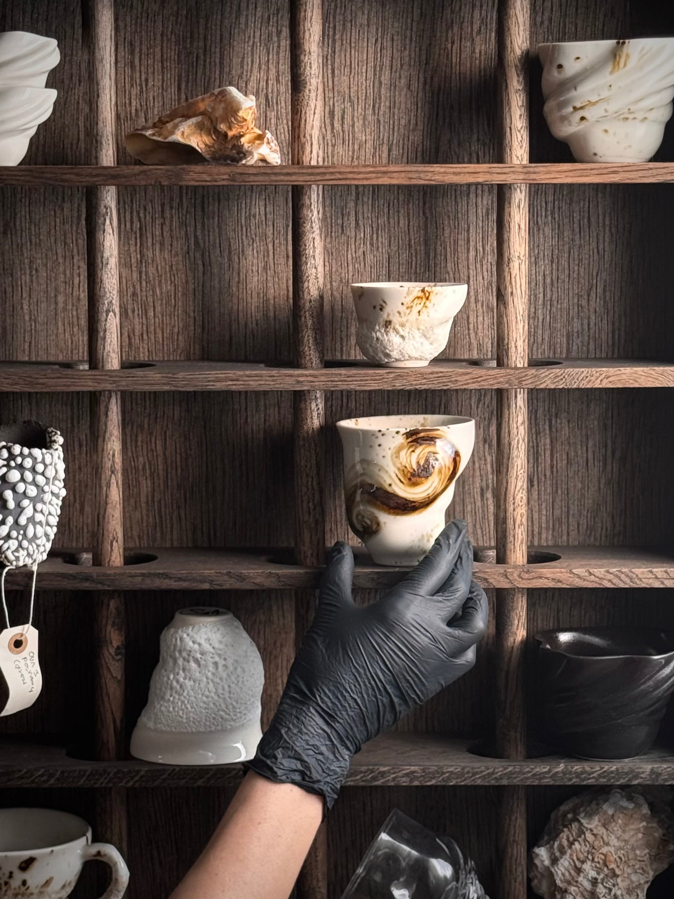 Kopreol - mørk eg med 20 rum