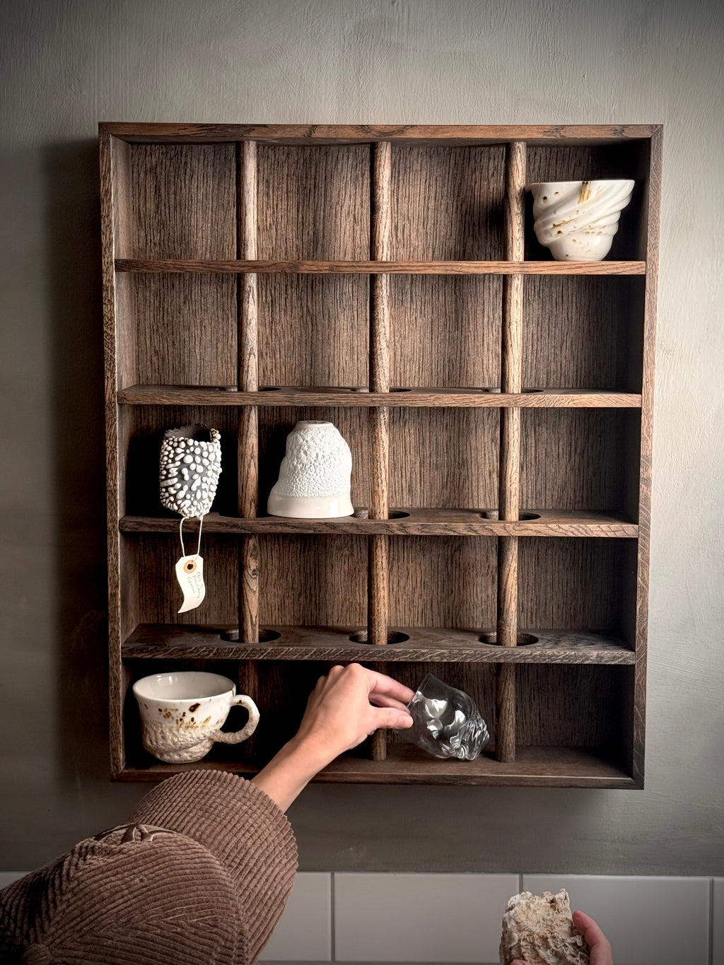 Kopreol - mørk eg med 20 rum