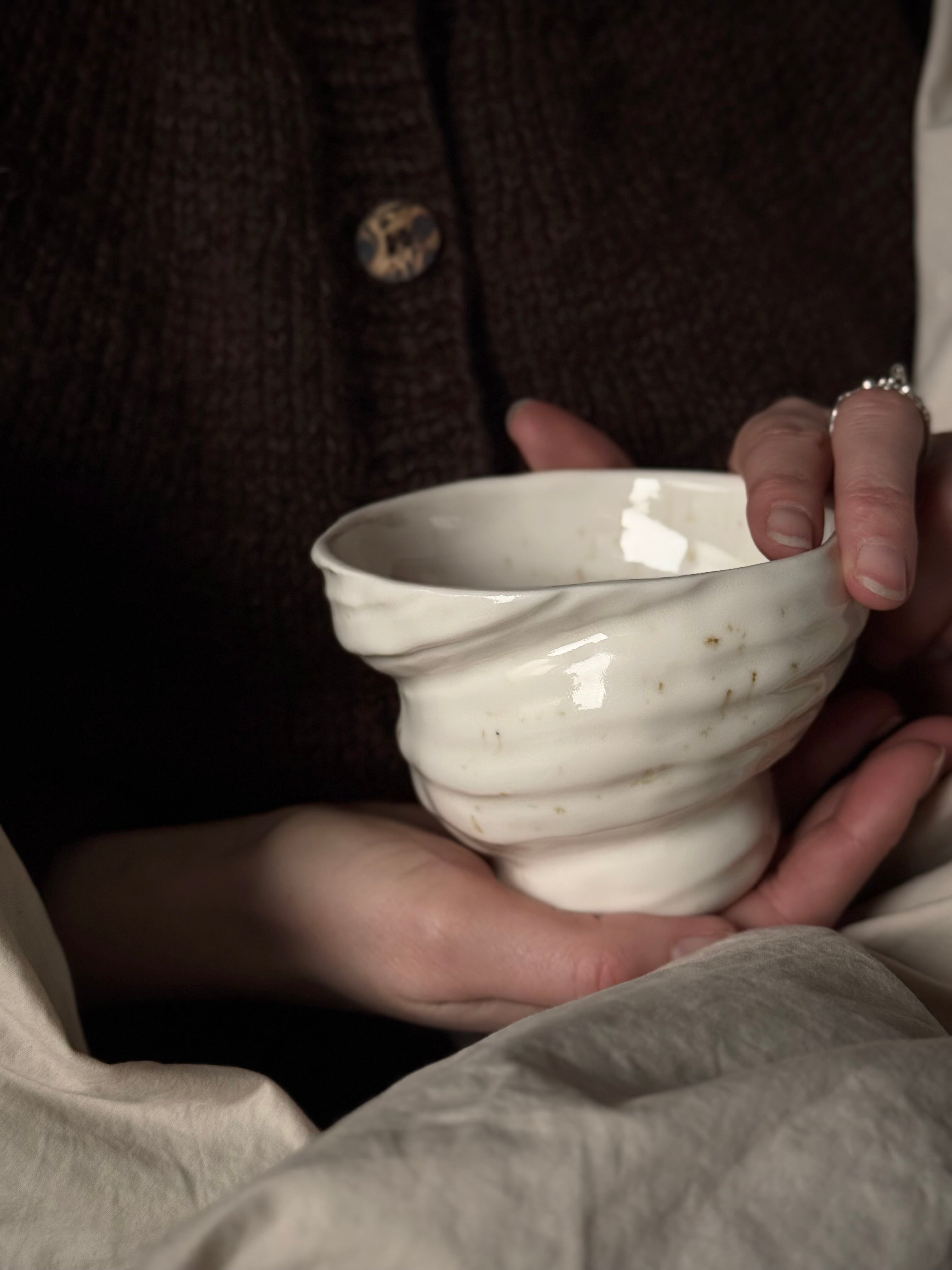 Snail cup without handle - glossy glaze. Latte cup