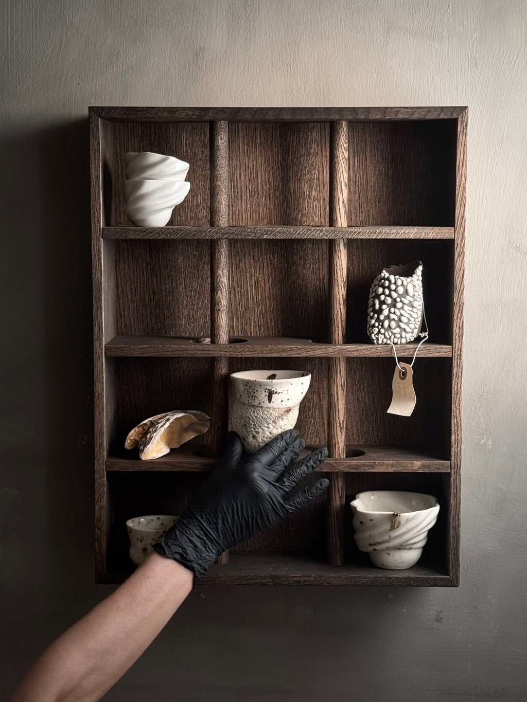 Kopreol - mørk eg med 12 rum