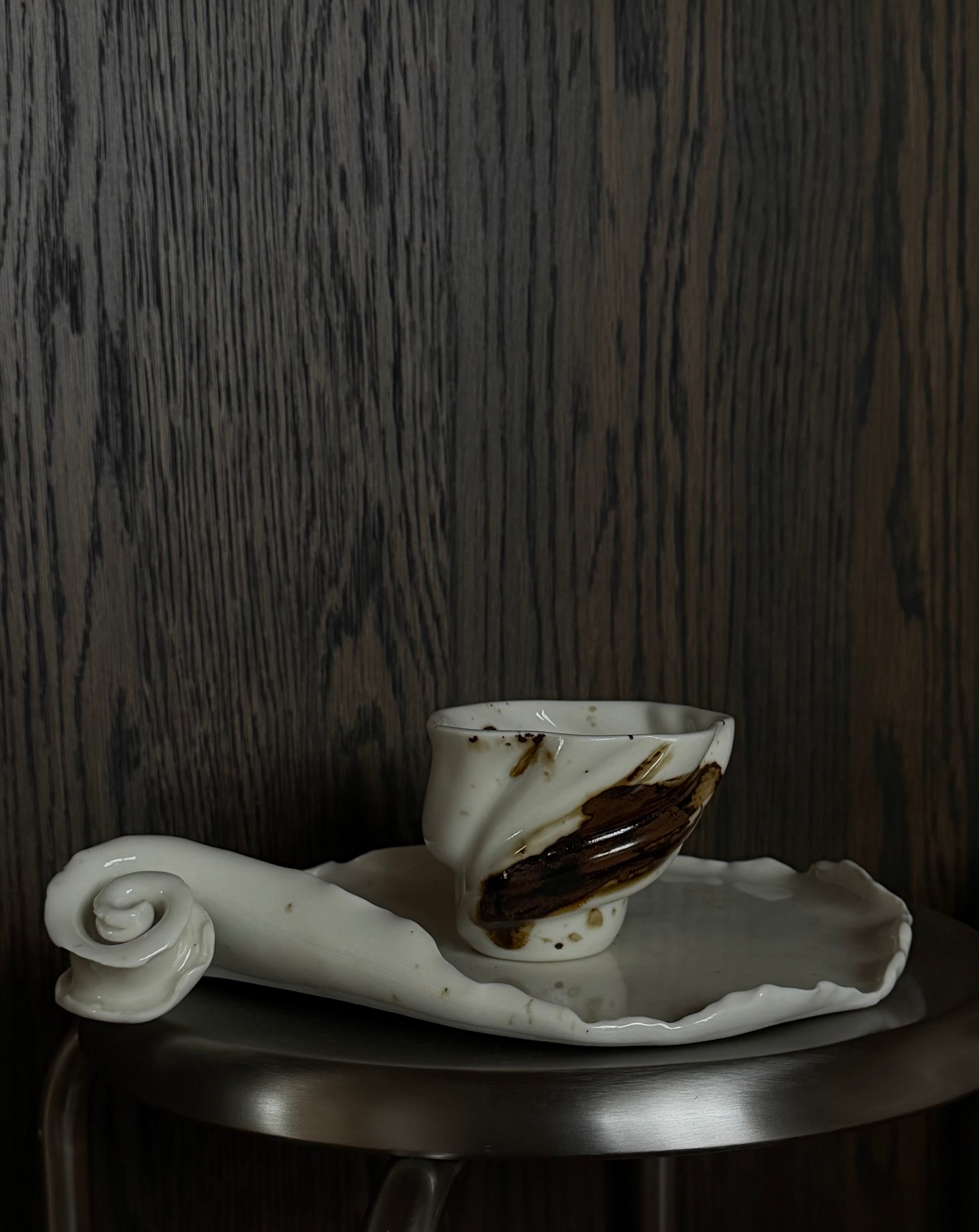 Swan cup black sun