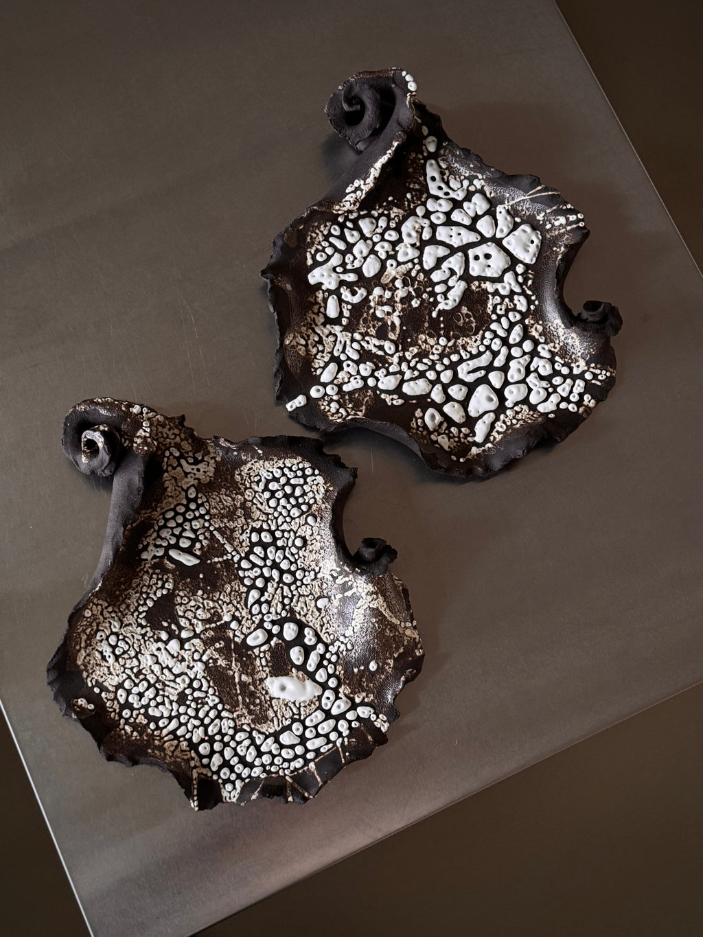 Fragments - vægophæng sort ler