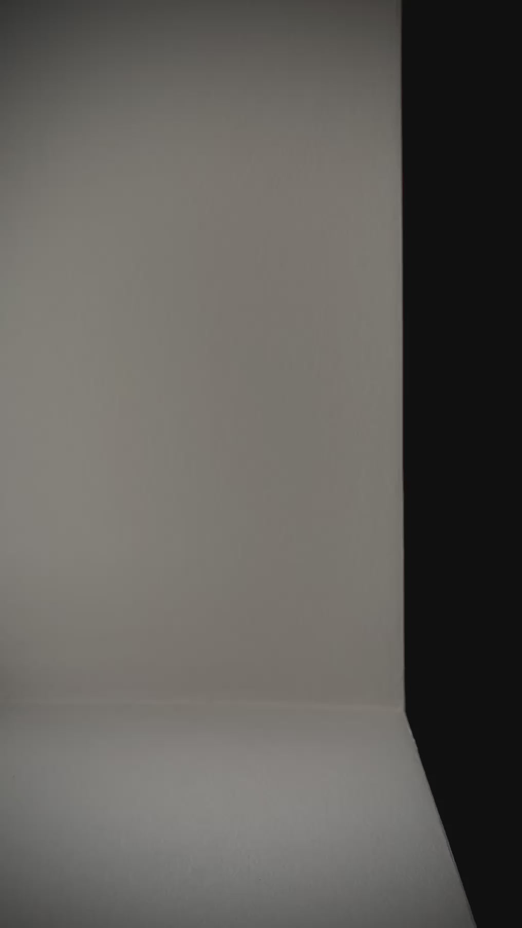 Schwarzer Schaumstoffbecher